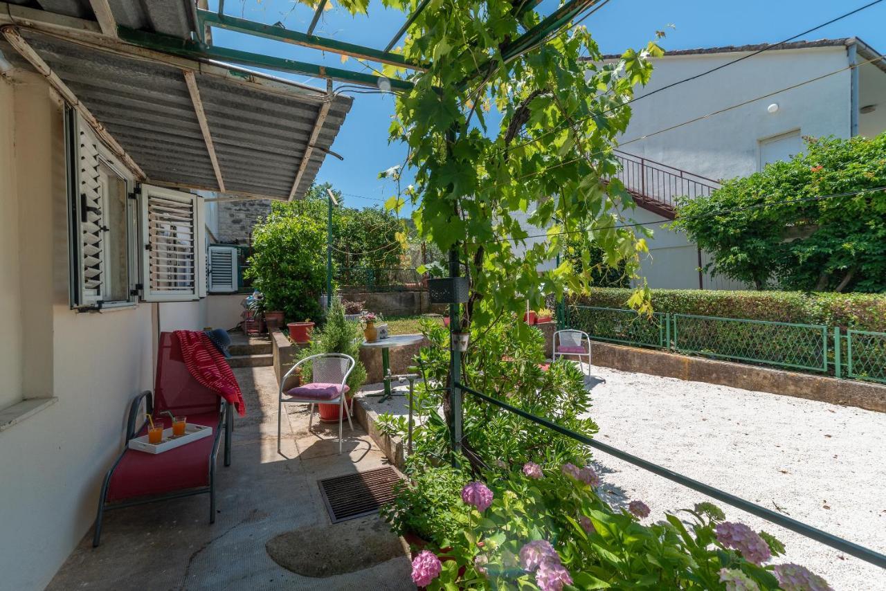 Apartment Hrabar Longo Трогір Екстер'єр фото