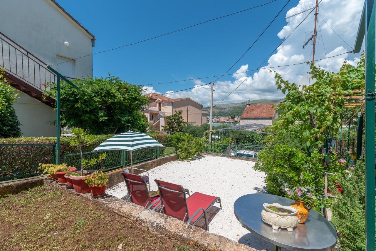 Apartment Hrabar Longo Трогір Екстер'єр фото