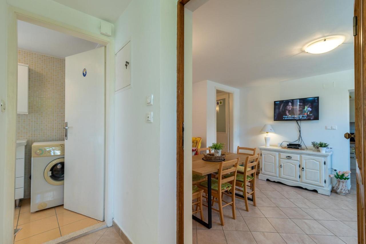 Apartment Hrabar Longo Трогір Екстер'єр фото