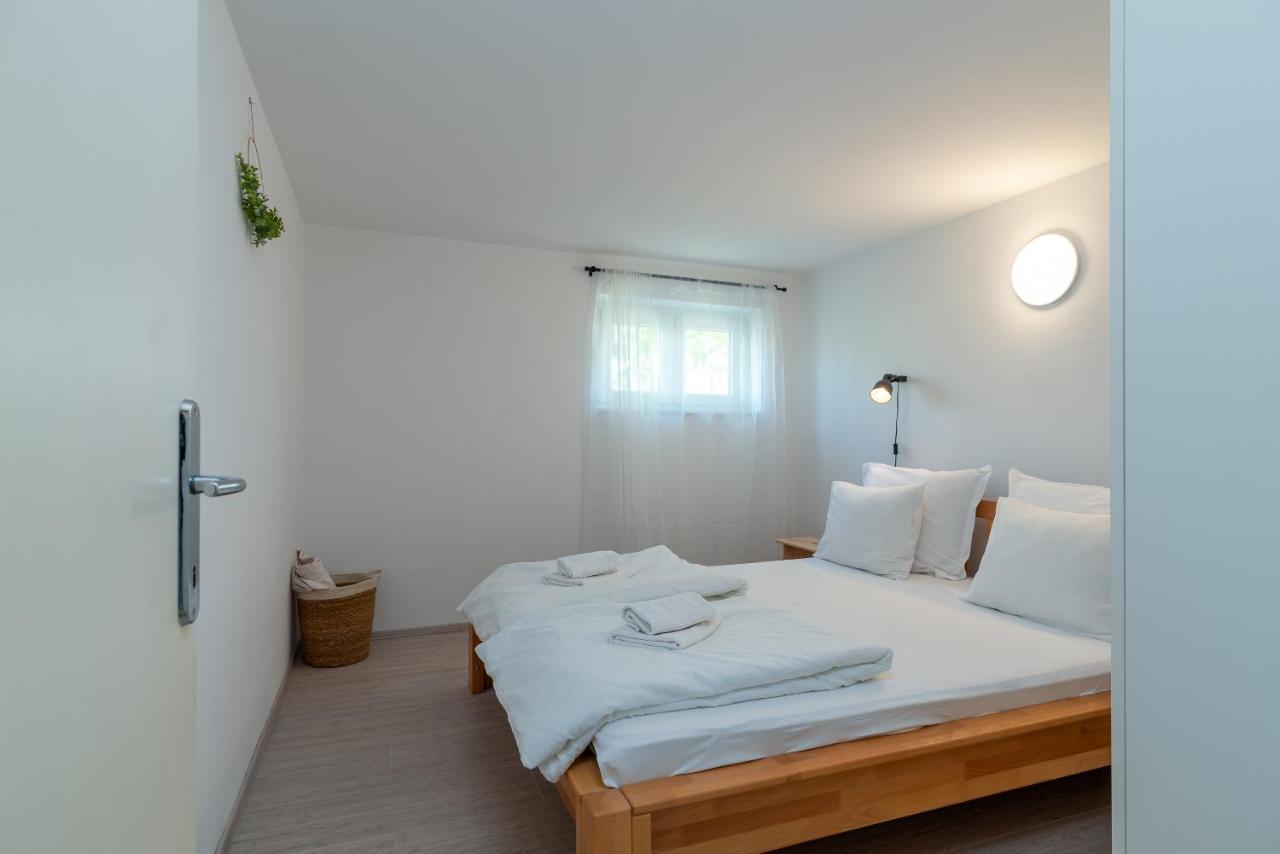 Apartment Hrabar Longo Трогір Екстер'єр фото