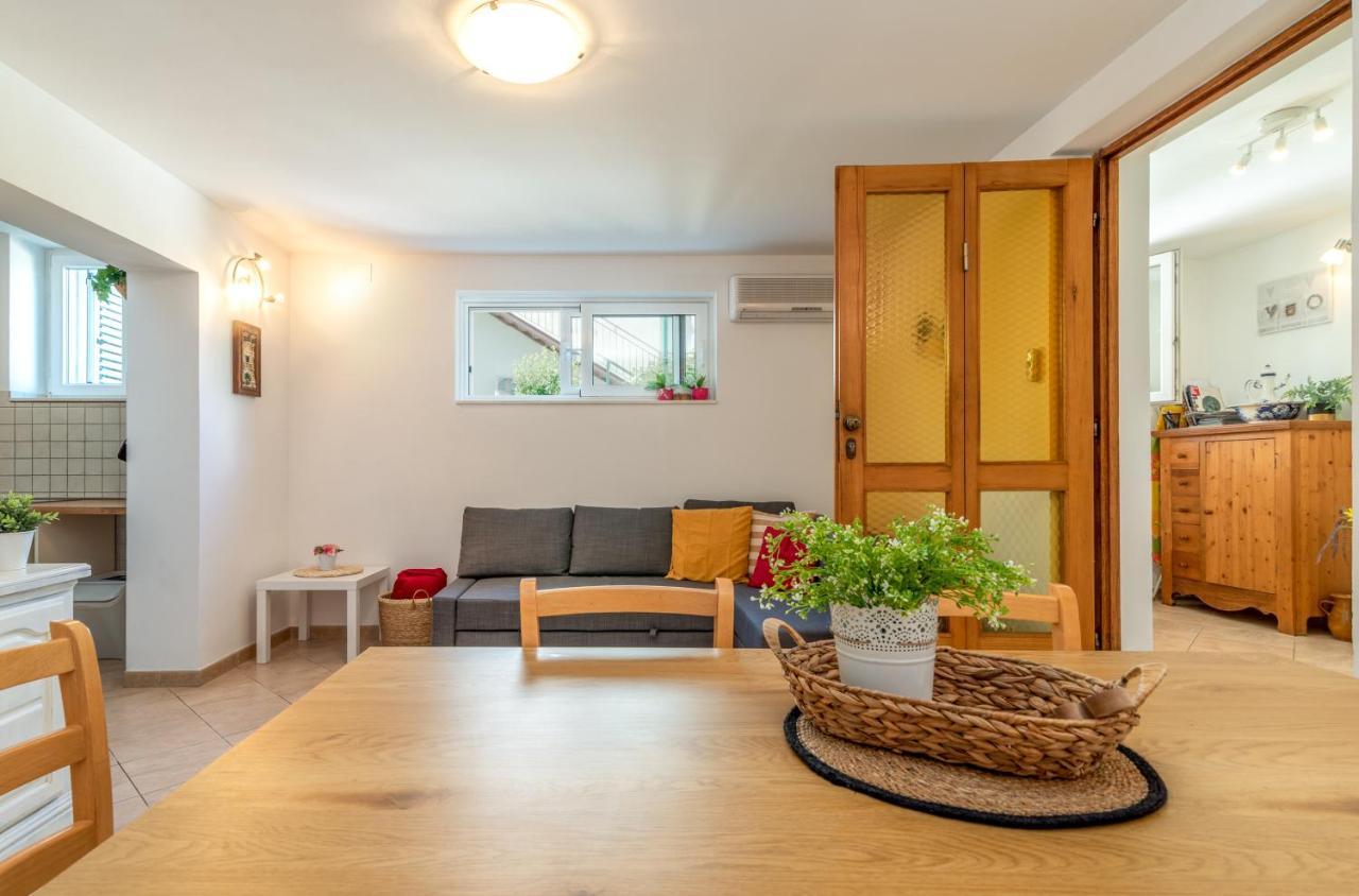 Apartment Hrabar Longo Трогір Екстер'єр фото