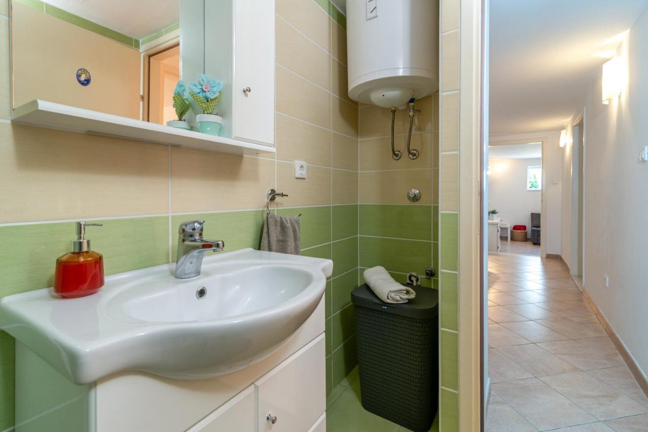 Apartment Hrabar Longo Трогір Екстер'єр фото